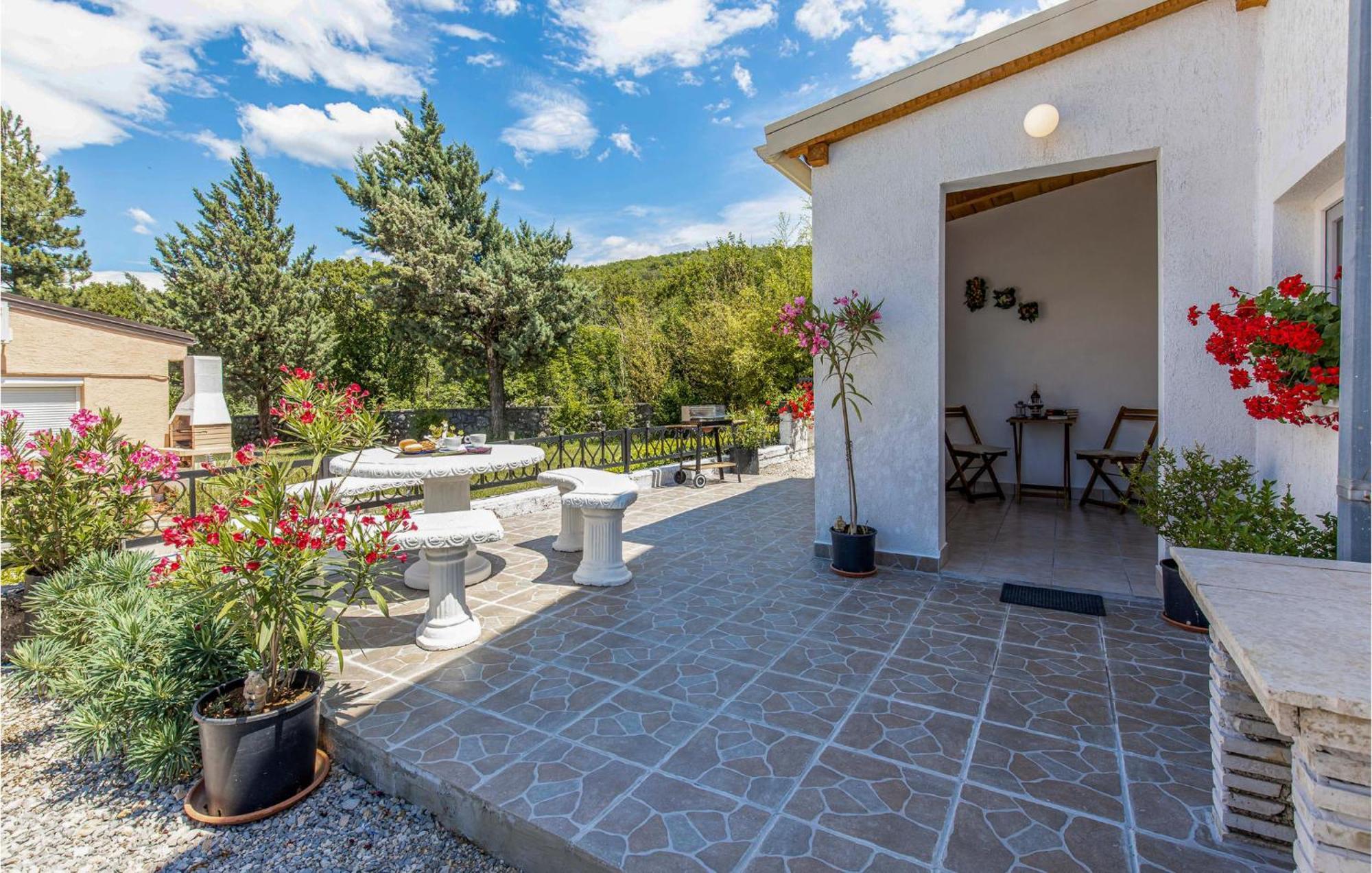 Nice Apartment In Smrika With Kitchen מראה חיצוני תמונה